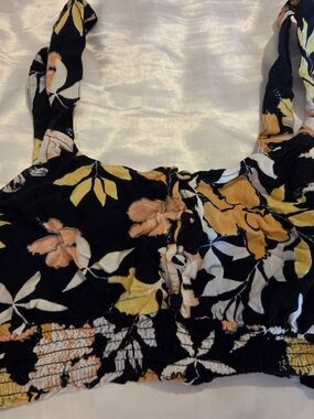 ✨BUNDLE DEAL✨ Roxy Black Floral Tank Top with Yellow and Peach Flowers